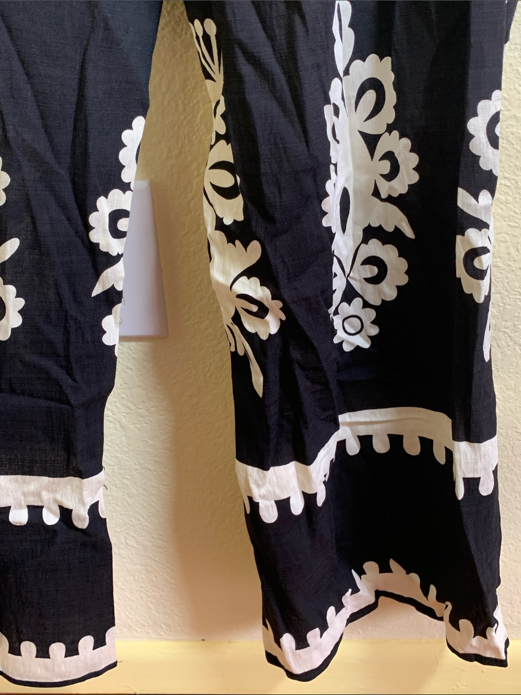 Nwt Kindred Black & White Smocked Strap Maxi Jumpsuit, Size L — image 4 of 8